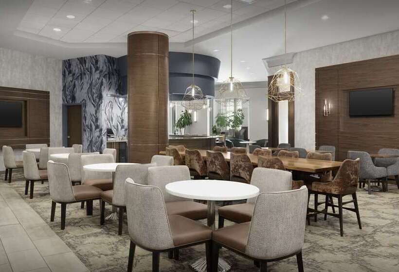 Отель Embassy Suites Atlanta Kennesaw Town Center