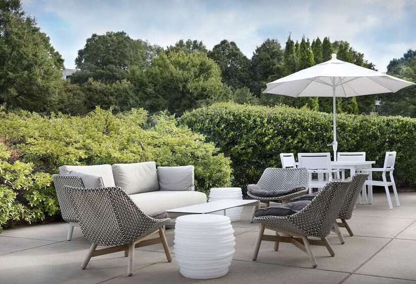 Отель Embassy Suites Atlanta Kennesaw Town Center