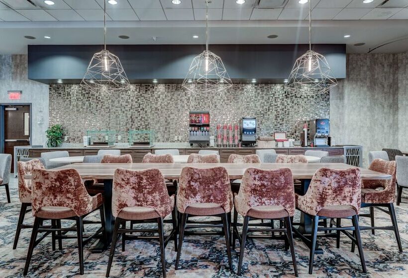 Отель Embassy Suites Atlanta Kennesaw Town Center