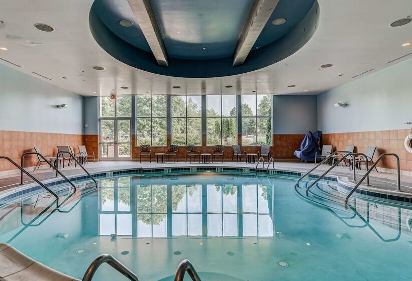 Отель Embassy Suites Atlanta Kennesaw Town Center