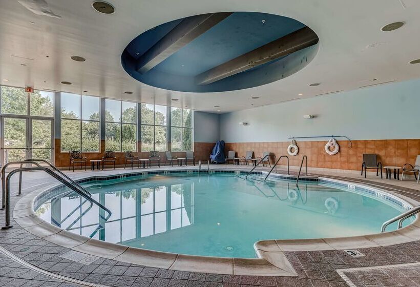 Отель Embassy Suites Atlanta Kennesaw Town Center
