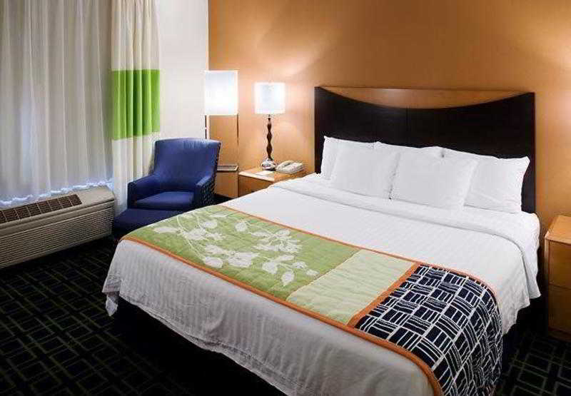 호텔 Fairfield Inn & Suites By Marriott Rogers