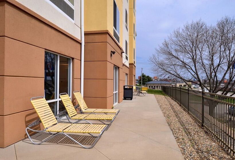 בית מלון כפרי Fairfield Inn & Suites By Marriott Cedar Rapids
