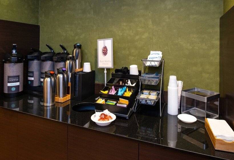 هتل Fairfield Inn & Suites By Marriott Cedar Rapids