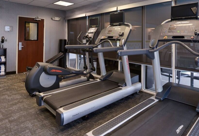 هتل Fairfield Inn & Suites By Marriott Cedar Rapids