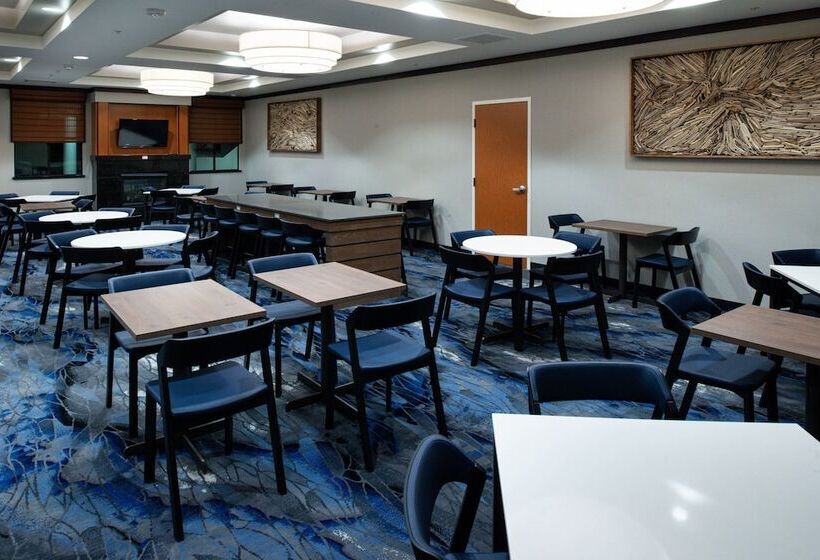 فندق Fairfield Inn & Suites Santa Cruz  Capitola