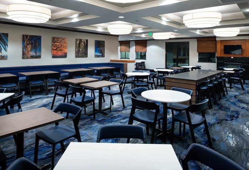 فندق Fairfield Inn & Suites Santa Cruz  Capitola
