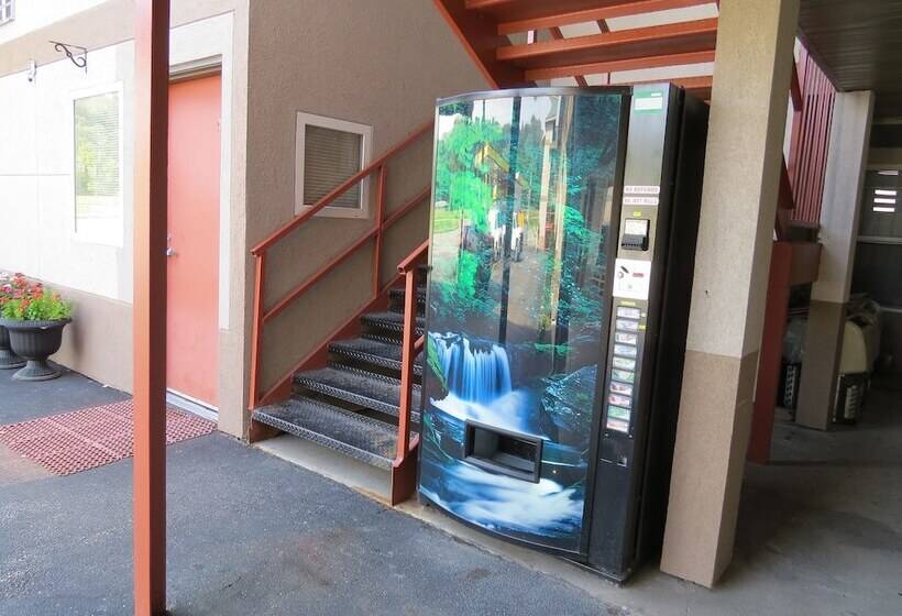 בית מלון כפרי First Western Inn Caseyville