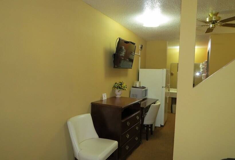 בית מלון כפרי First Western Inn Caseyville