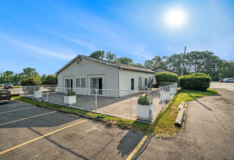 فندق Great Lakes Inn And Suites