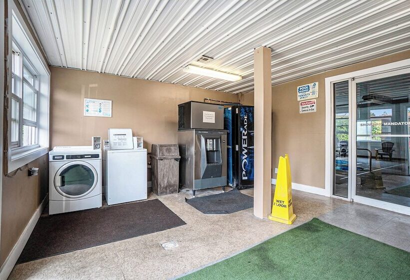 فندق Great Lakes Inn And Suites