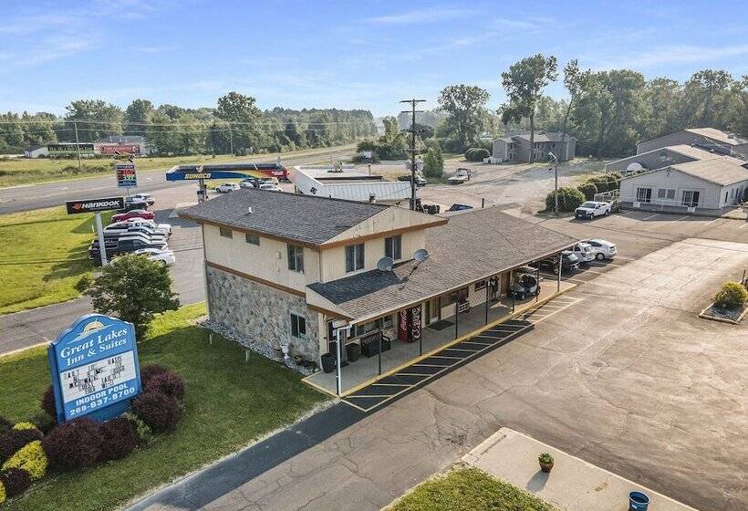 בית מלון כפרי Great Lakes Inn And Suites