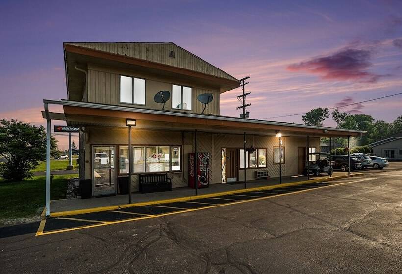 فندق Great Lakes Inn And Suites