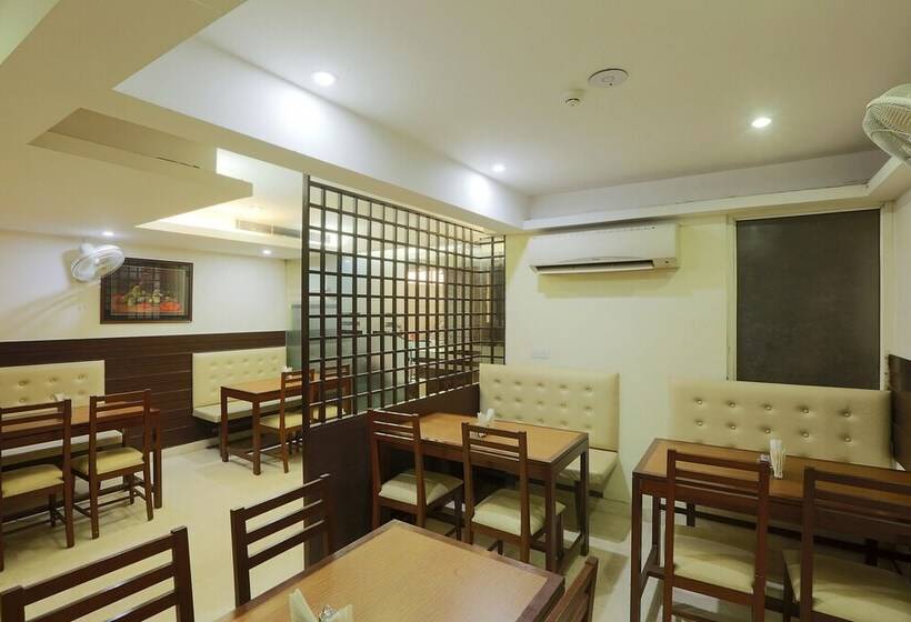 Отель Green Lotus Airport