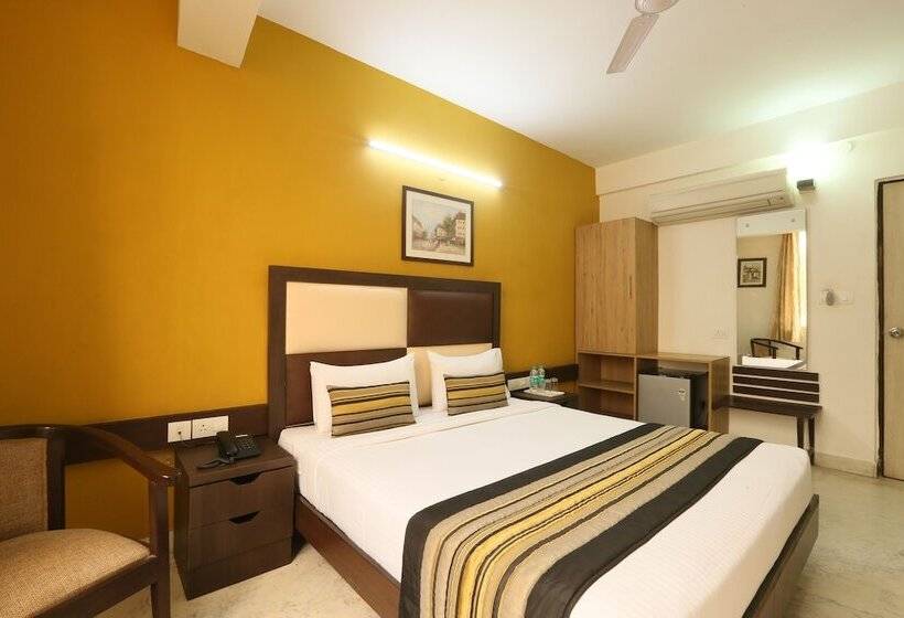 Отель Green Lotus Airport