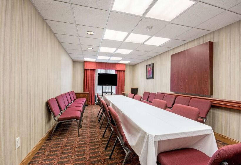 Отель Hampton Inn Derby Wichita Southeast