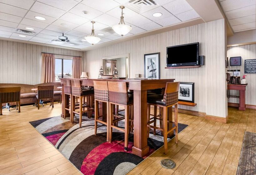 Отель Hampton Inn Derby Wichita Southeast