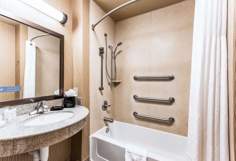 Отель Hampton Inn Derby Wichita Southeast