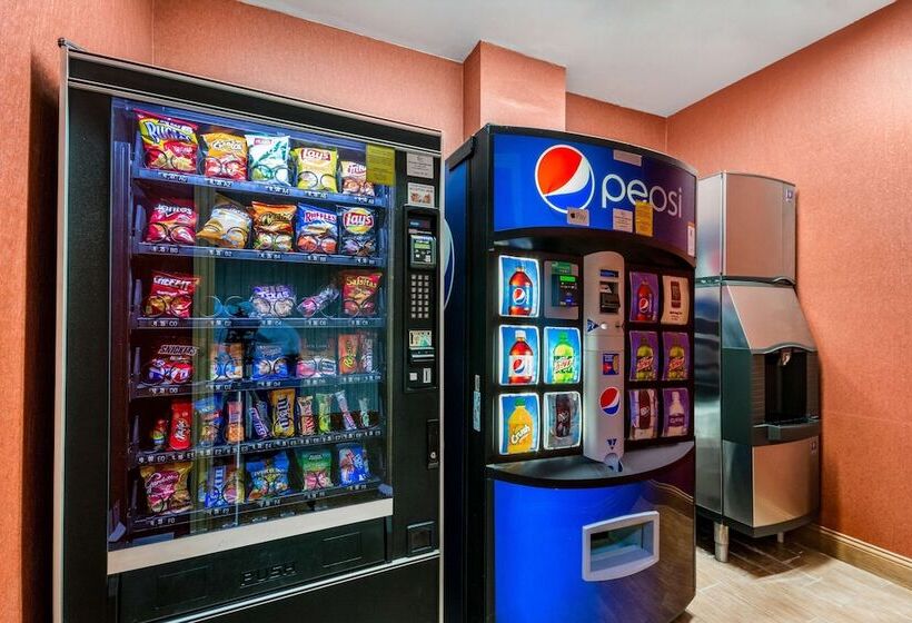 Отель Hampton Inn Derby Wichita Southeast