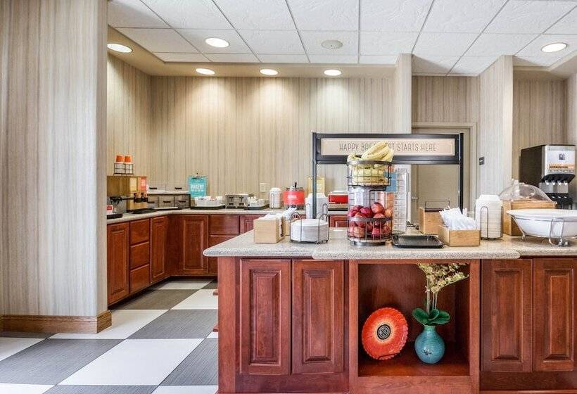 Отель Hampton Inn Derby Wichita Southeast