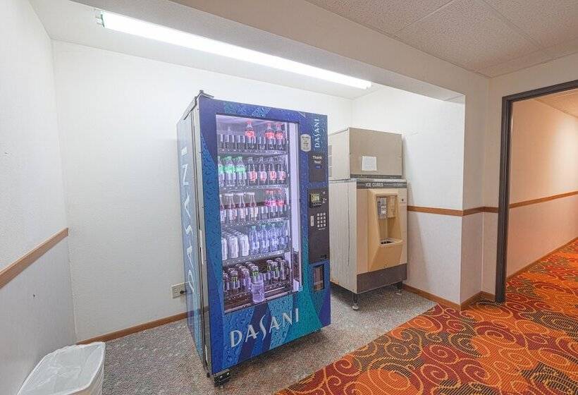 Отель Harlan Inn And Suites