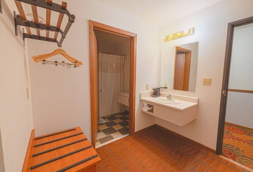 Отель Harlan Inn And Suites