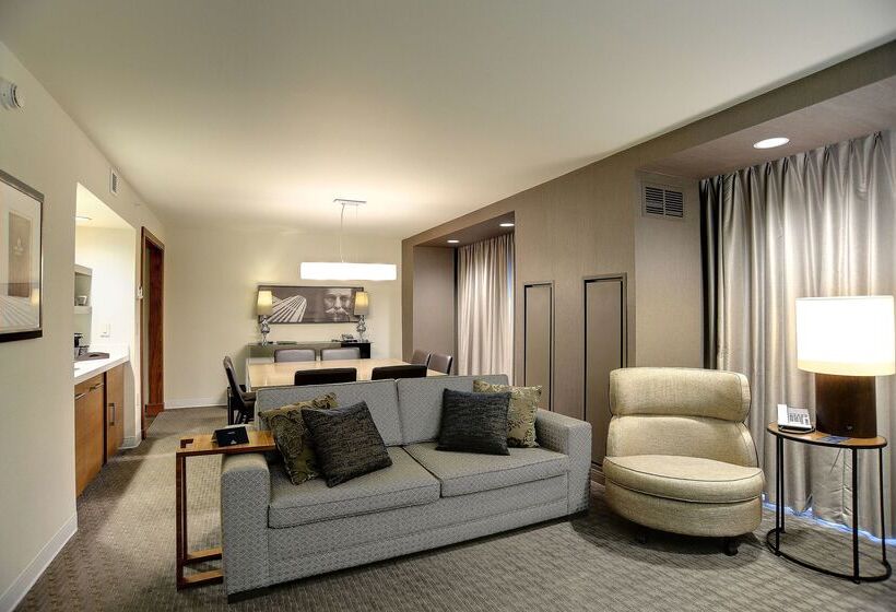 בית מלון כפרי Hilton Columbus Downtown