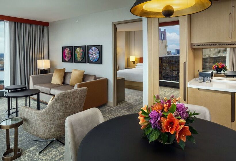 هتل Hilton Columbus Downtown