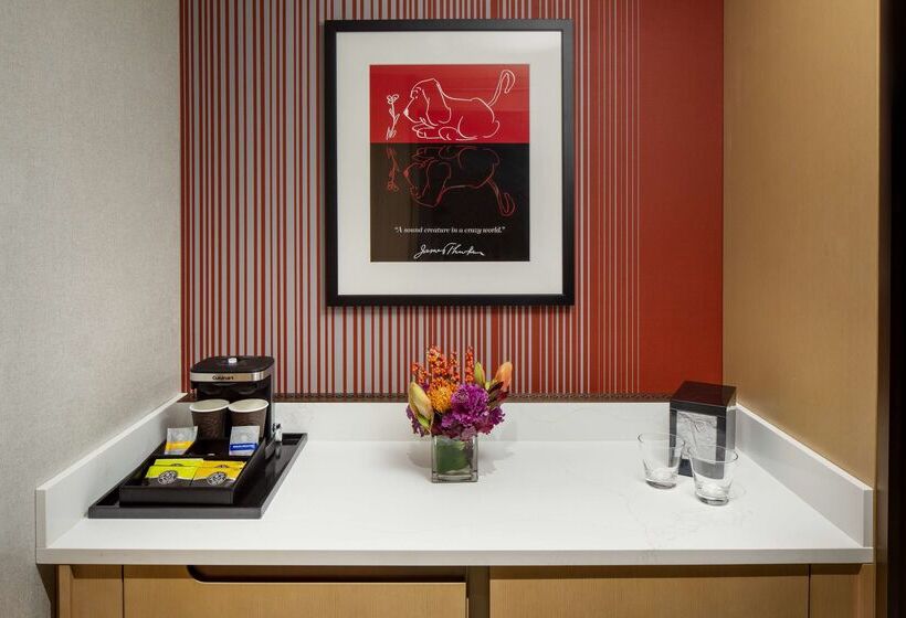 בית מלון כפרי Hilton Columbus Downtown