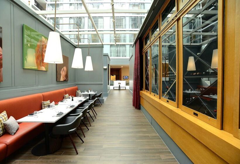 בית מלון כפרי Hilton Columbus Downtown