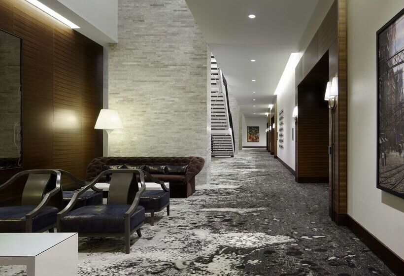 בית מלון כפרי Hilton Columbus Downtown