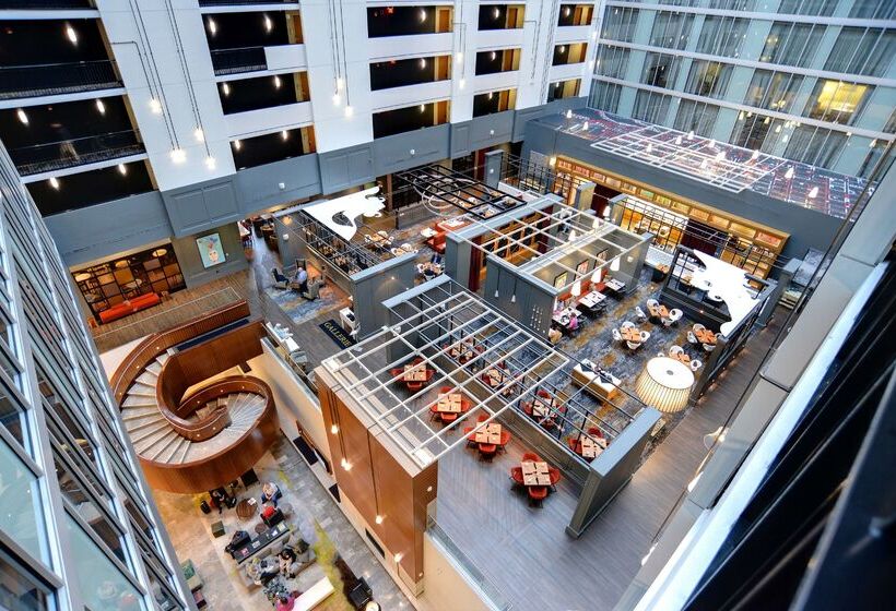 בית מלון כפרי Hilton Columbus Downtown