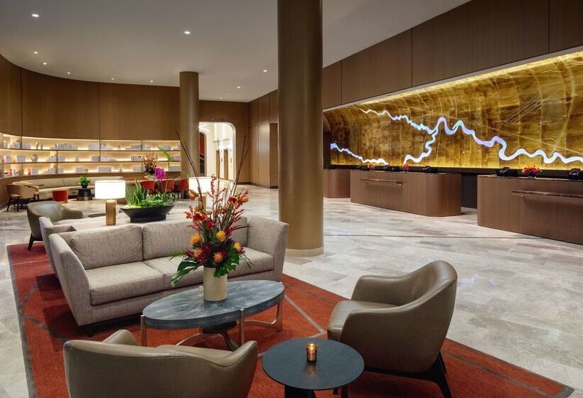 בית מלון כפרי Hilton Columbus Downtown