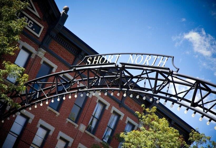 בית מלון כפרי Hilton Columbus Downtown