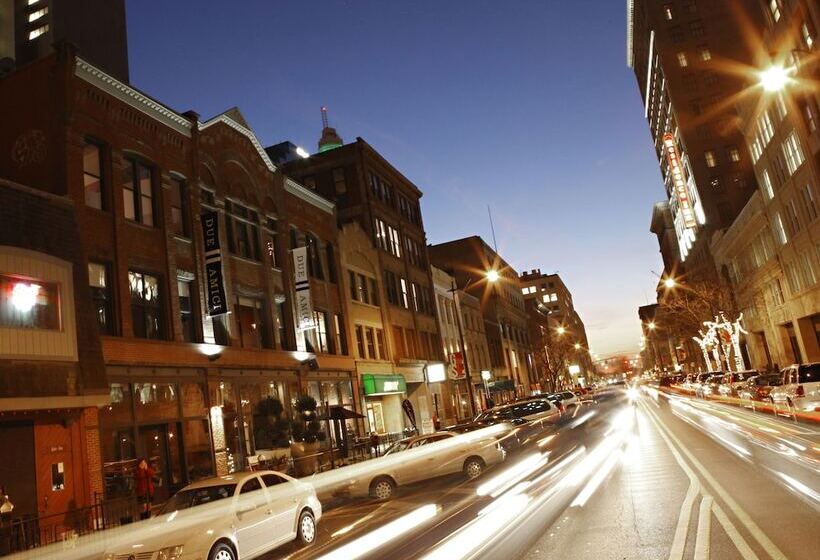 בית מלון כפרי Hilton Columbus Downtown