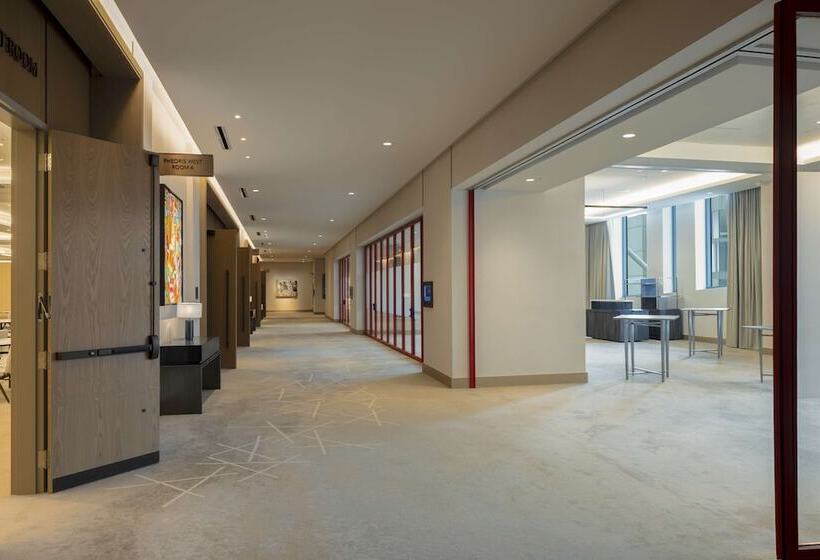 هتل Hilton Columbus Downtown