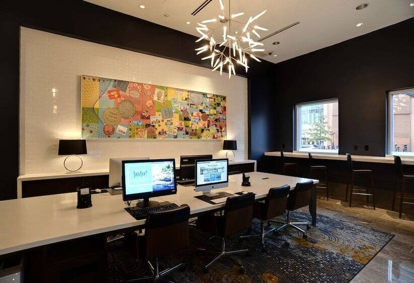 בית מלון כפרי Hilton Columbus Downtown