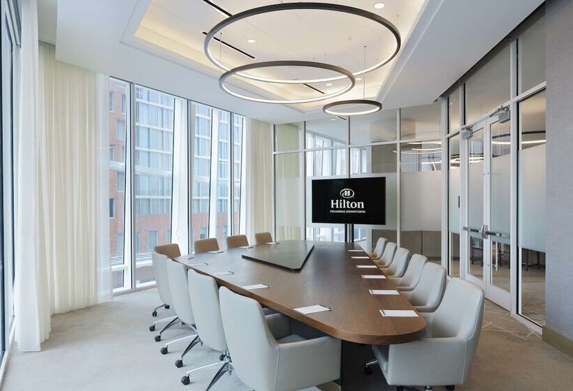 בית מלון כפרי Hilton Columbus Downtown