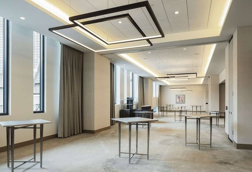 בית מלון כפרי Hilton Columbus Downtown