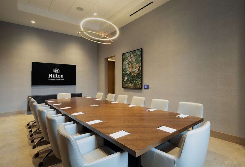 בית מלון כפרי Hilton Columbus Downtown