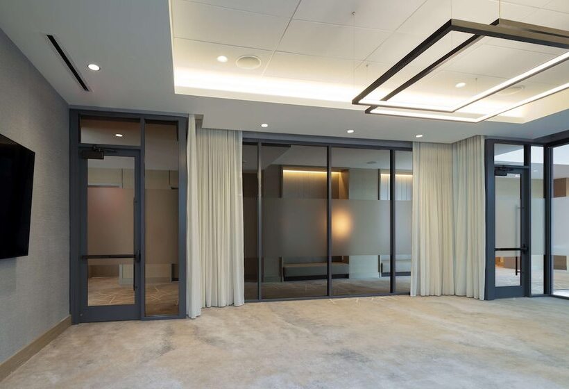 هتل Hilton Columbus Downtown