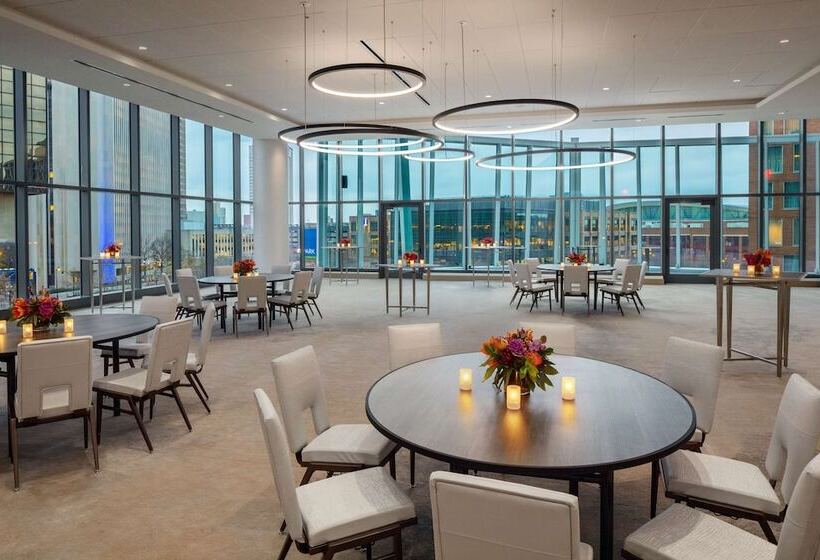 هتل Hilton Columbus Downtown