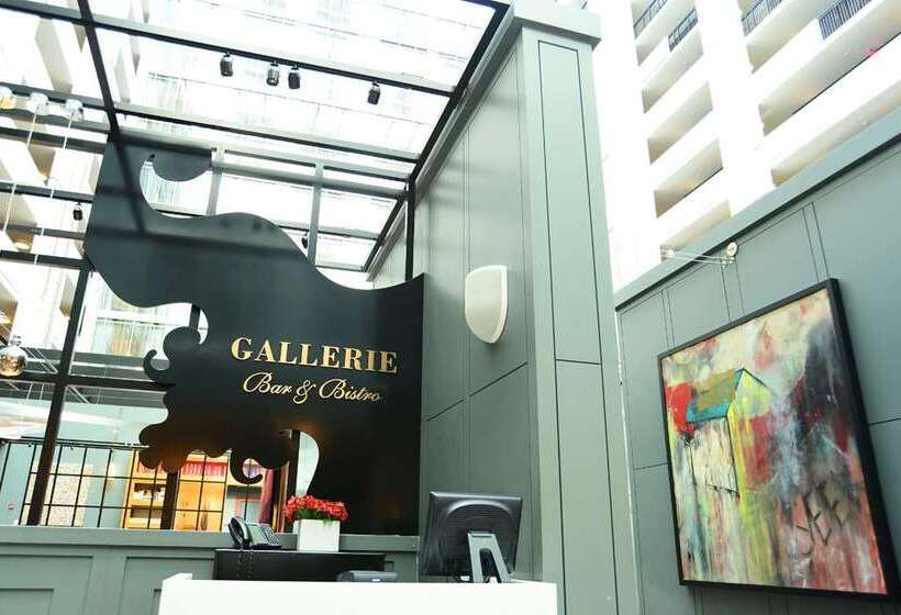 בית מלון כפרי Hilton Columbus Downtown