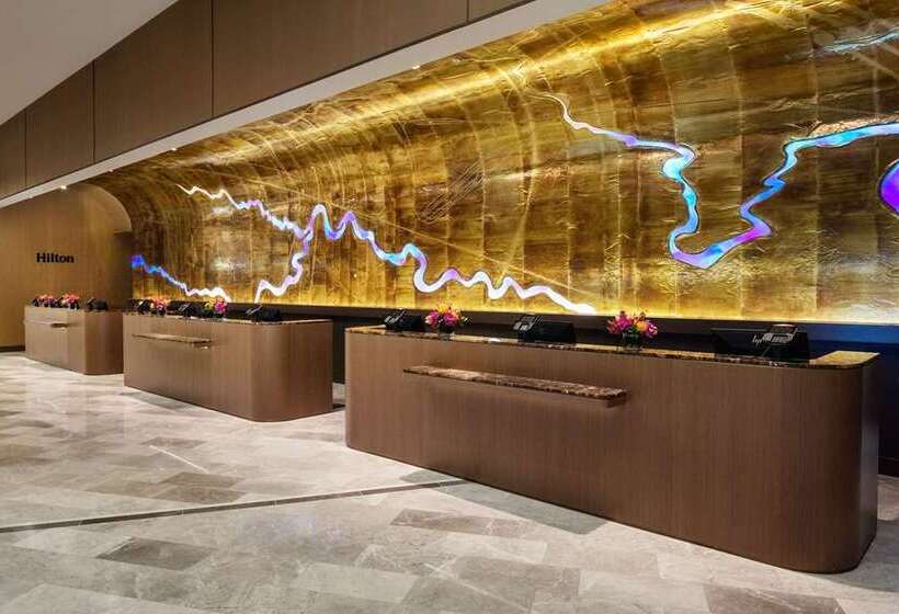 בית מלון כפרי Hilton Columbus Downtown