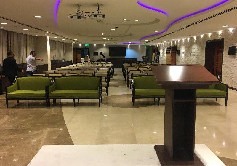 هتل Holiday Inn Meydan, An Ihg