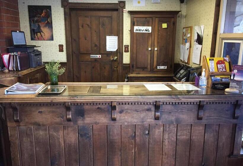 Отель Holiday Lodge