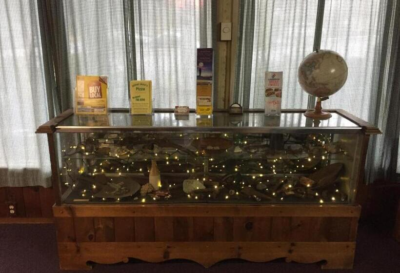 Отель Holiday Lodge