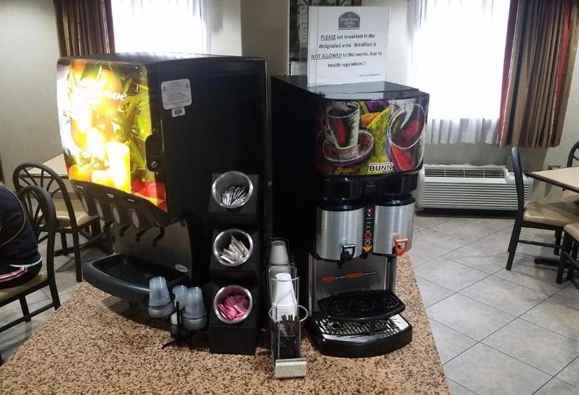 Hometown Hotel Bryant