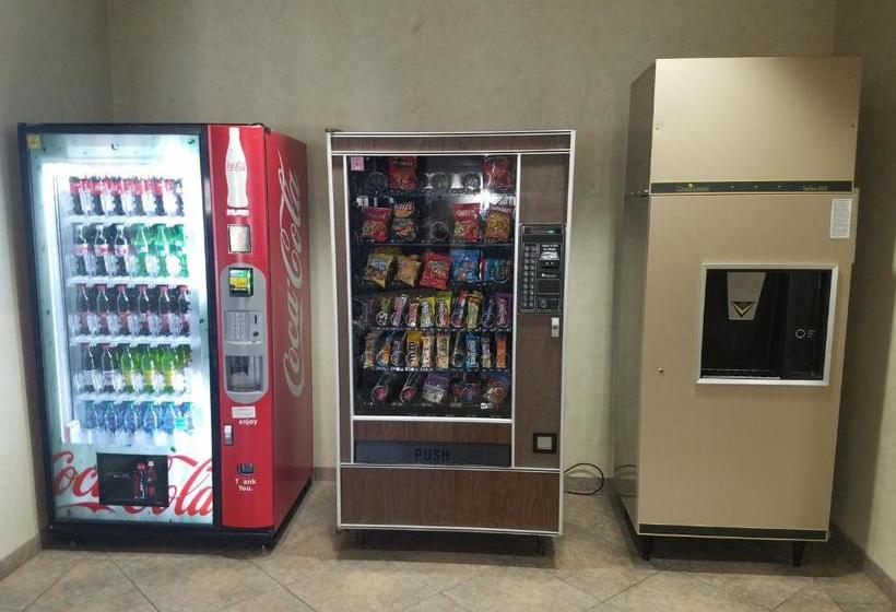 Hometown Hotel Bryant