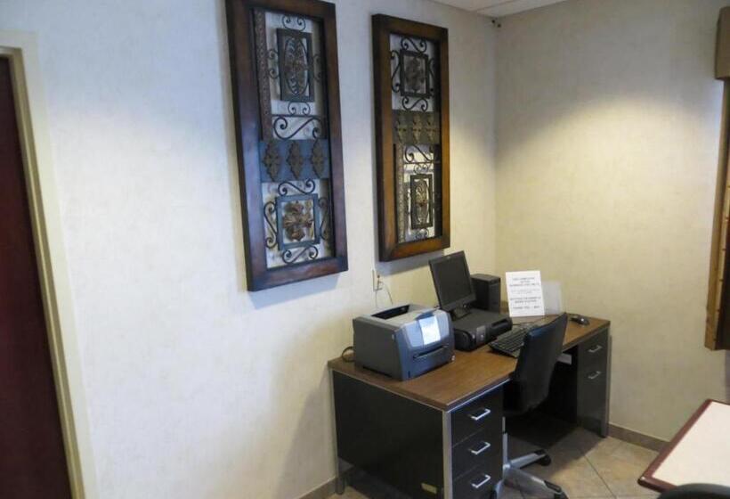 Hometown Hotel Bryant